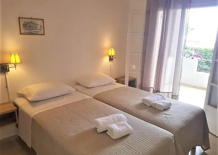 Stavroula *